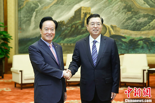 张德江会见韩国国会副议长李秉锡