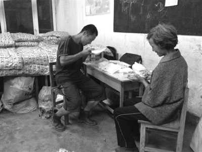 黑龙江灾民安置点:隔天消毒一次每顿俩菜饭管饱