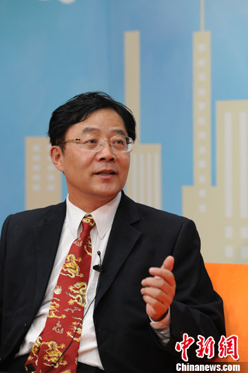 专家:征个税应“抽肥补瘦”富人补贴弱势群体