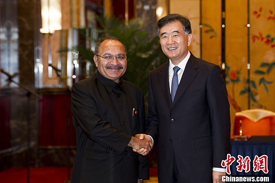 汪洋会见出席中国-太平洋岛国经济合作论坛外国政要