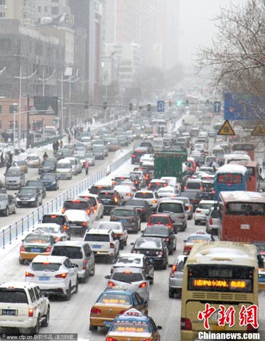 ����������ǿ��ѩ��Ű�����������