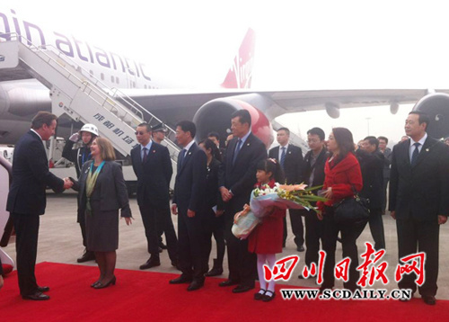 Ӣ�����࿨÷�׳˻��ִ�˫��������ʼ�����Ĵ�