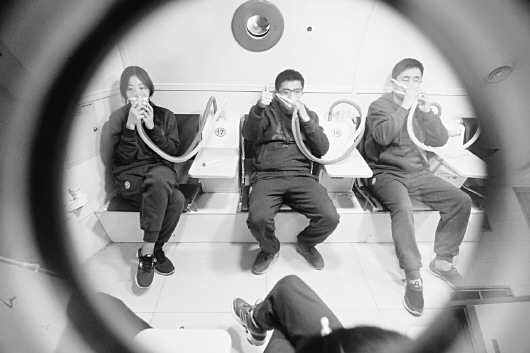 中国首批两名女性潜航员学员产生