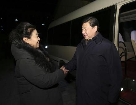 习近平看望牛玉儒家属:先进模范不能忘记