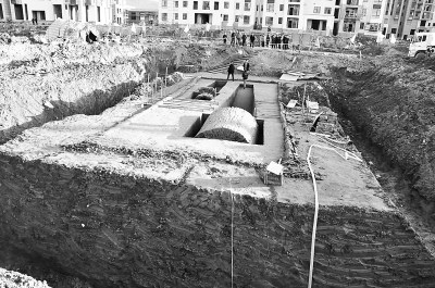 ���������������δ�ש��Ĺ��Ĺ����Ϊһ����Ů