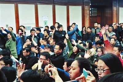 失联客机乘客家属拒领特殊慰问金马航称将给答复
