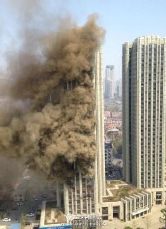 大连星海广场公寓楼火灾被扑灭暂无伤亡报告(图)