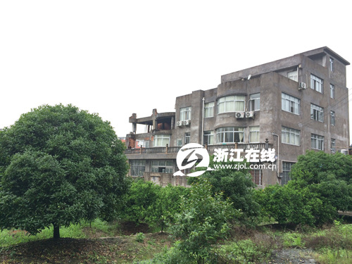 ����һ�˴����Υ����1000ƽ�׾ٱ��������˹�