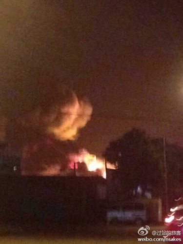 江苏常州一石化厂发生爆炸消防正扑救暂无伤亡