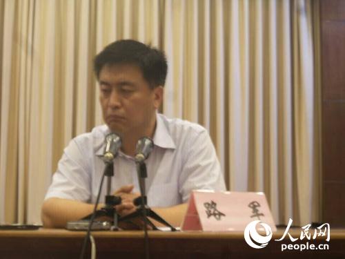 昆山工厂爆炸发布会:市长路军当场哭泣(图)