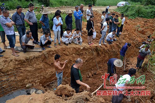 江西德兴一工地发现4座古墓出土9件文物(图)