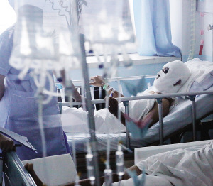 天津爆炸危重伤员医院专家小组24小时守护