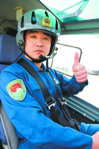 受阅武直-10飞行员: "我们发挥了最佳水平"