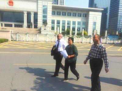 聂树斌母亲回应复查再延期:不在乎再等3个月(图)