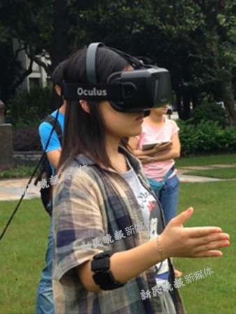 意念-手势控制无人机看复旦学生玩“灵魂出窍”