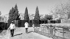 北京天宁寺盖违建小楼拆除违建罚款30万(图)