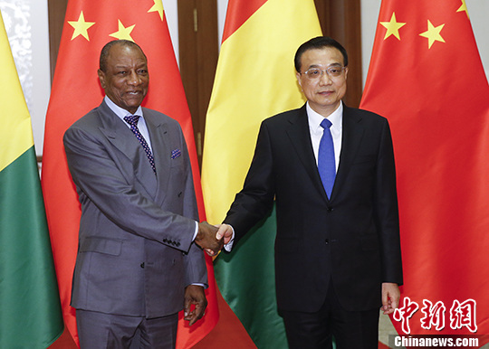 李克强会见几内亚总统孔戴