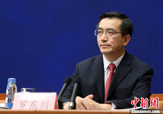 罗东川:对那些胆敢向扶贫等领域伸手的要坚决查处