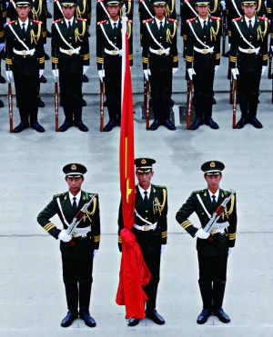 国旗护卫队受阅过程共169步 将面临三挑战(图)