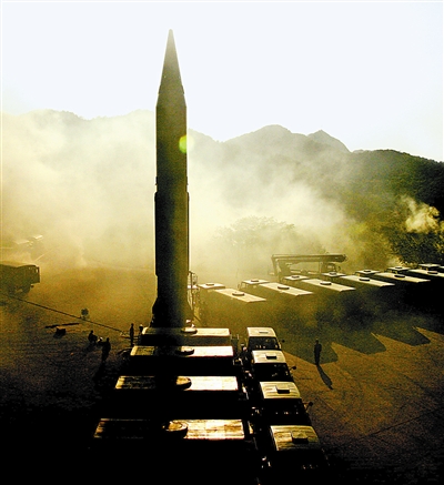 上图为该基地所属部队导弹发射训练现场张洪亮摄