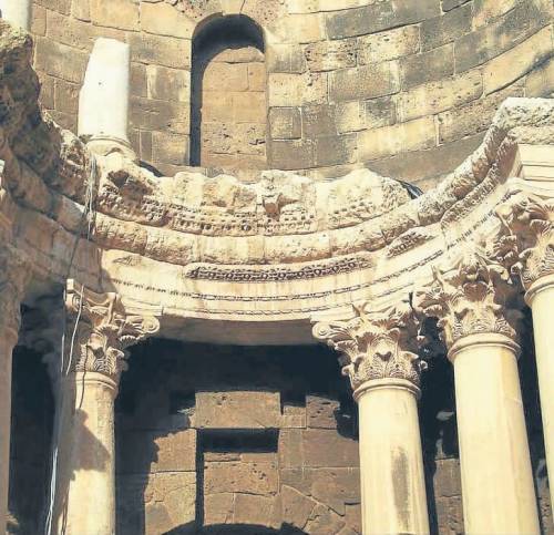 ���β�˹���ų�