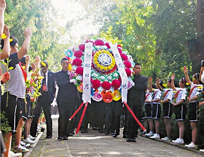 抗日远征军遗骸骨灰归国守墓人:传宗接代守护