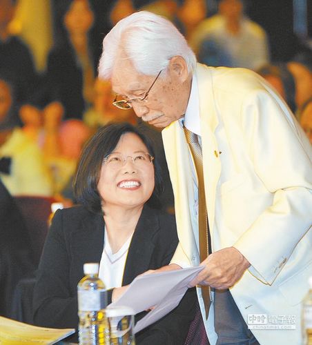 “独派”大佬:蔡英文两岸维持现状说最没意思