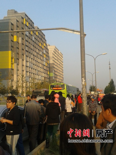 北京燕郊双城生活:每天“朝六晚八”5小时在路上