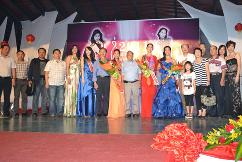 冯丽影夺2011环球华裔丽人盛典委内瑞拉赛区冠军