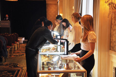 温哥华珠宝拍卖会华裔买家占半 实力不容小觑(图)