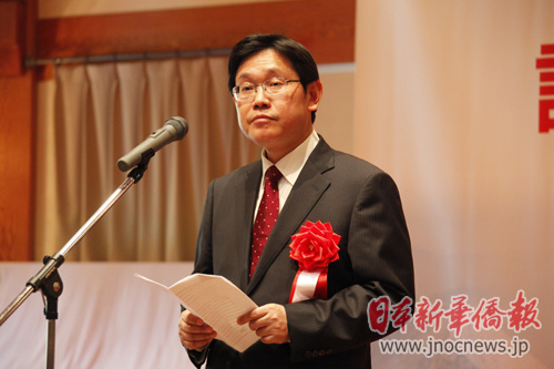 ������ݼ������հ������40�����Ƚ����