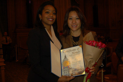 加州华裔议员即将卸任获表彰被赞女性典范(图)