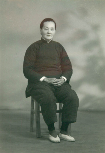 赵锡成母亲节前夕撰文缅怀先母叹恩情深逾海