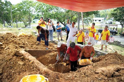 �������˼����ж�����������ĥ��ؿ���ת�ˣ�ͼ��