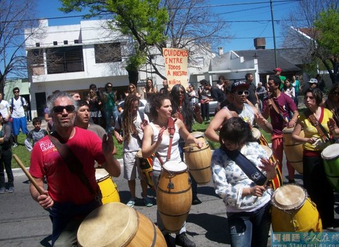 ����͢һ���˳���Ա�������Ů�����������ڿ���