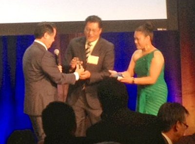 推动1小时300人验肝炎创纪录美华裔官员获表彰