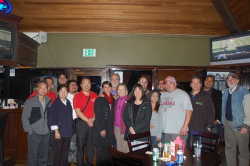 康佳琛高票当选美国杜瓦提市首位华裔市议员(图)