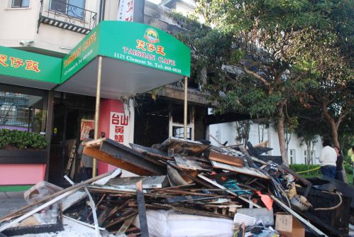 旧金山一物业整幢起火隔壁中餐馆受波及暂停营业