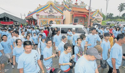 �ܾ���Ǩ�������ٻ��˺����߼���������ɽ��ͼ��