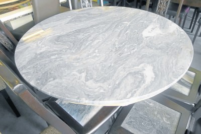 ж��ʱ����Ů��������Ӧ����С�����߱�ѹ�ˣ�ͼ��