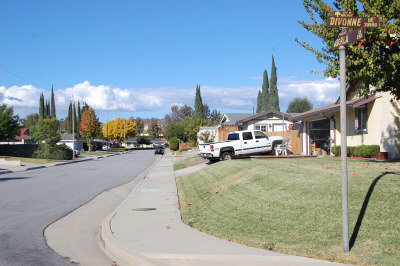 ���������������������Χ���ӷ�ϵͬУѧ����ͼ��