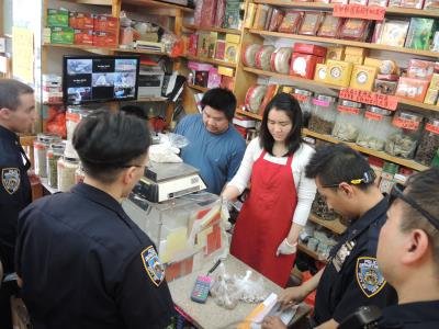 ���˹�͵ŦԼ������˳��ǣ�򡱻��˺���������ͼ��