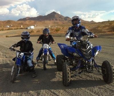 ���������Լ���ɳĮ�ﳵ¶Ӫ��Ұ̽�������ͼ��