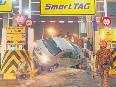 ��������˾����ҹ�˯ʧ��ײ���շ�վͨ����ͼ��