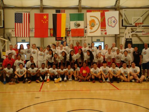 圣地亚哥国际青少年篮球赛中国青少年出手不凡