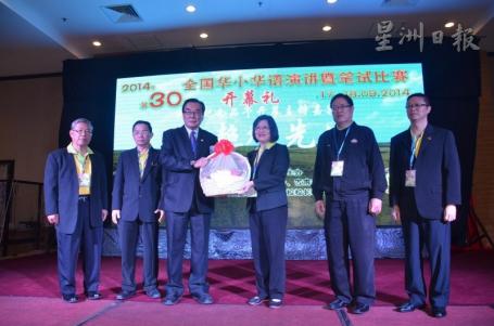 ����������ϯ����������Ͷ���С�ٽ���Ⱥ�˽�