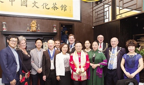 ��Ӣ�������Ȼ��˰�ۻ���ף��������������Ļ