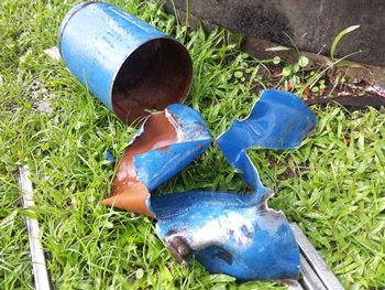 大马一华裔男子疑因氧气罐爆炸被弹飞 双脚重伤