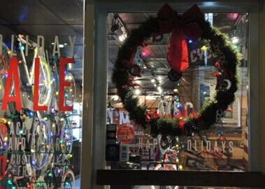 ŦԼ�����̼�ʥ��װ�������˼����Сʥ������