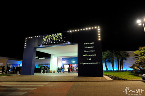 ��һ�Ի��˷�Ϊ����񫽫��С�����ڳ�����ظ�